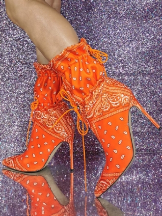 Botins Femininos Cetim Com Bico Fino E Salto Agulha